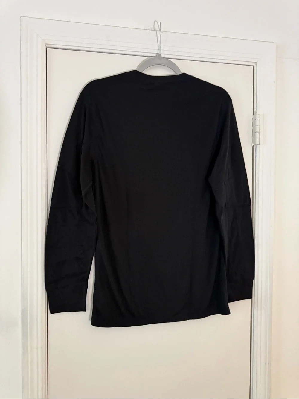 Burton Men's Black Long-Sleeve Shirt Size Medium Under layer for cold weather